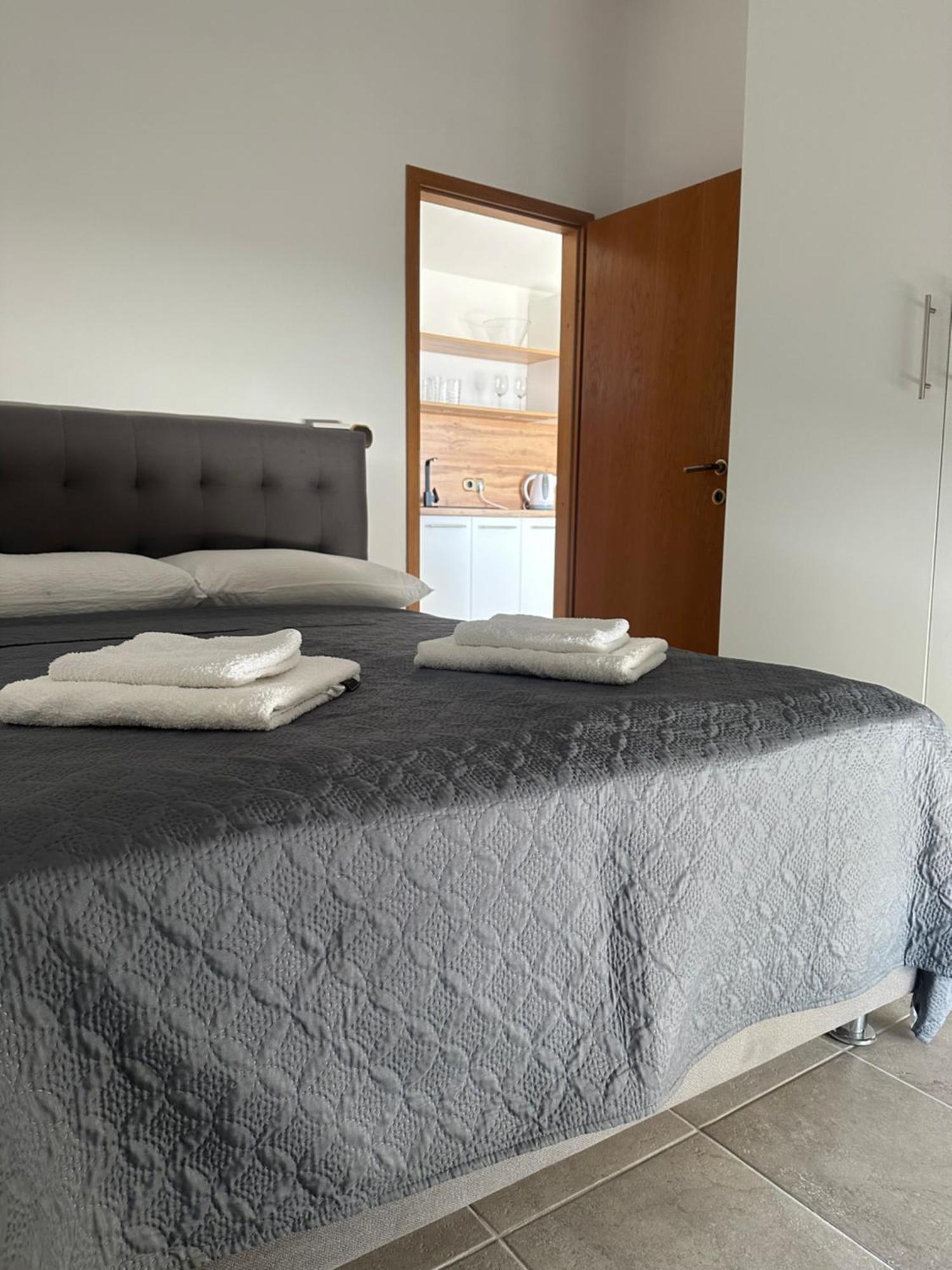 Apartments Jareb Tribalj المظهر الخارجي الصورة
